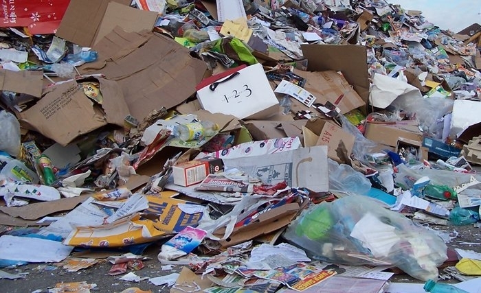  ندوة حول "تطوير التصرف في النفايات في إطار اللامركزية"