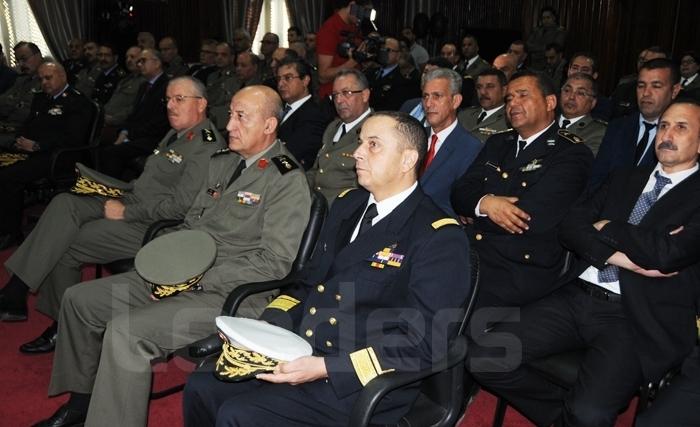  تونس تشرع في اعداد كتاب أبيض للدفاع والأمن في تونس