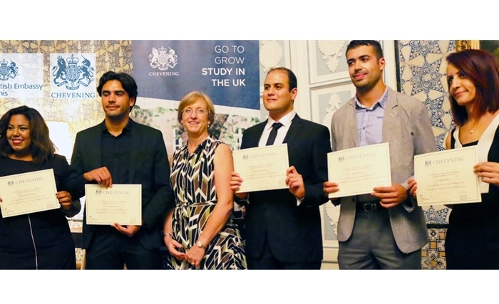 خمس شبان تونسيين يفوزون بمنح للدراسة في المملكة المتحدة في اطار برنامج تشيفننغ