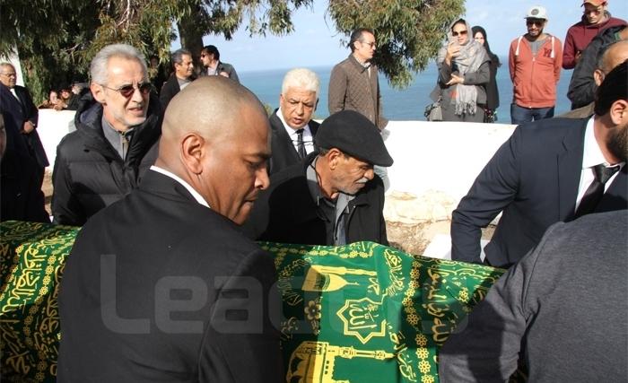 تشييع جنازة عزالدين عليّة إلى مقبرة سيدي بوسعيد ورئيس الجمهورية يعزّي عائلة الفقيد