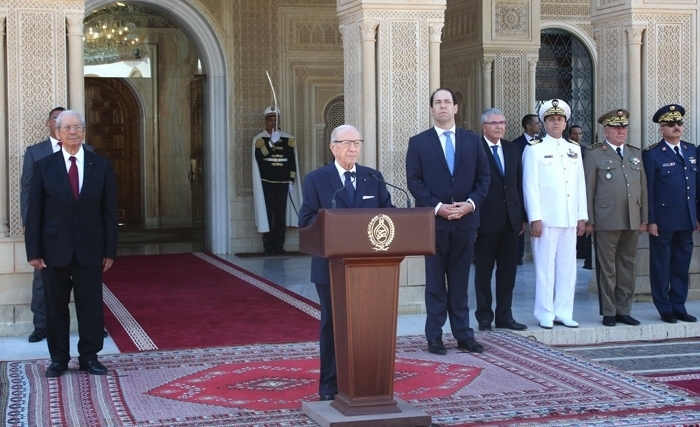 قايد السبسي يعلن عن قرارت لتطوير القدرات العملياتية للجيش التونسي   (فيديو وألبوم صور) 