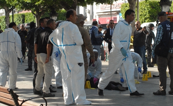 عاجل: إمرأة تفجّر نفسها في شارع بورقيبة بتونس العاصمة 