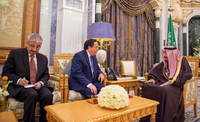 وزير الشؤون الخارجية يسلّم العاهل السعودي دعوة من رئيس الجمهورية للمشاركة في القمة العربية القادمة