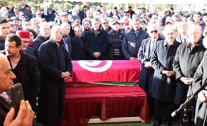 تشيع جثمان الفقيد مصطفى الفيلالي إلى مثواه الأخير بمقبرة الرحمة برادس