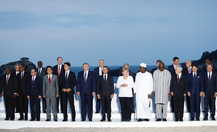 مجموعة الدول الصناعية السبع تدعو إلى عقد مؤتمر دولي حول ليبيا