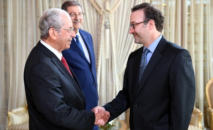 في لقاء مع محمّد الناصر: نائب وزير الخارجية الأمريكي شنكر يجدّد ثقة واشنطن في نجاج التجربة الديمقراطية التونسية 
