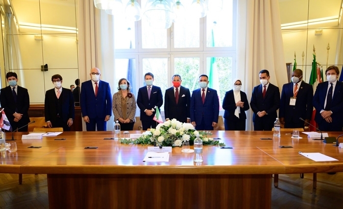 رئيس الحكومة الإيطالي جوزيبي كونتي يؤكد دعم بلاده للنظام الصحي التونسي في مواجهة كوفيد -19