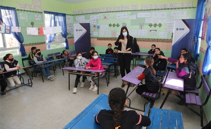 QNB ينظم ورشة تثقيفية عن المال والاقتصاد في مدرسة الأمل بمدينة الحمامات 