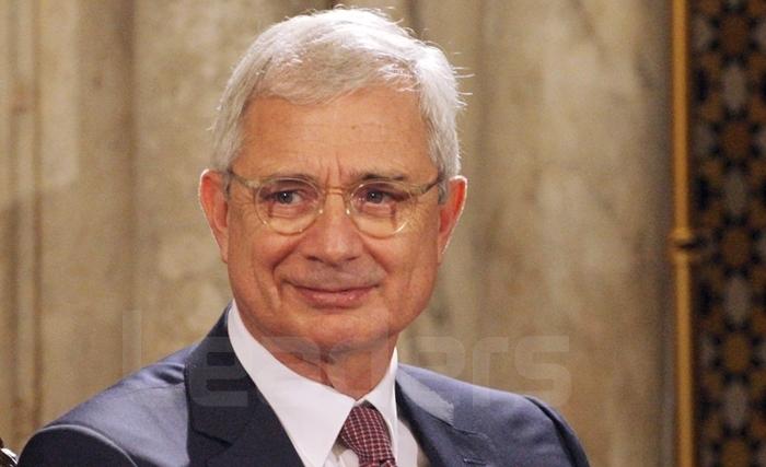 رئيس البرلمان الفرنسي يزور بالعاصمة الشقة التي ولد فيها