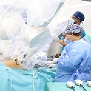 تونس تنجح في أول عملية جراحية روبوتية في الجهاز الهضمي (فيديو)