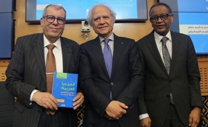 الميديا العربية بين الهيمنة الرقمية وسؤال المعنى : قراءة فكرية في كتاب عبد الحفيظ الهرڤام